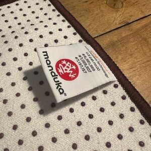Yogitoes® Hot Yoga Mat Towel made by Manduka used once, like new.
